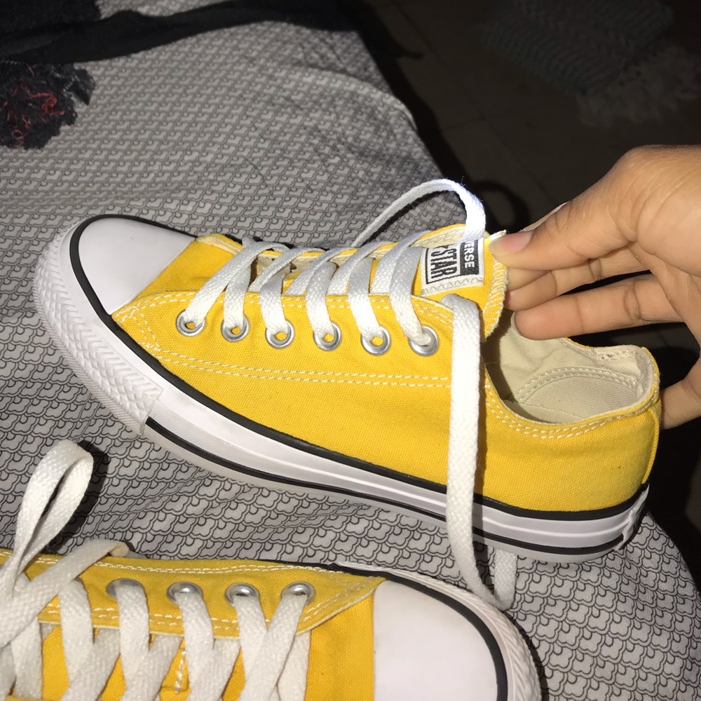 YELLOW CONVERSE 💛